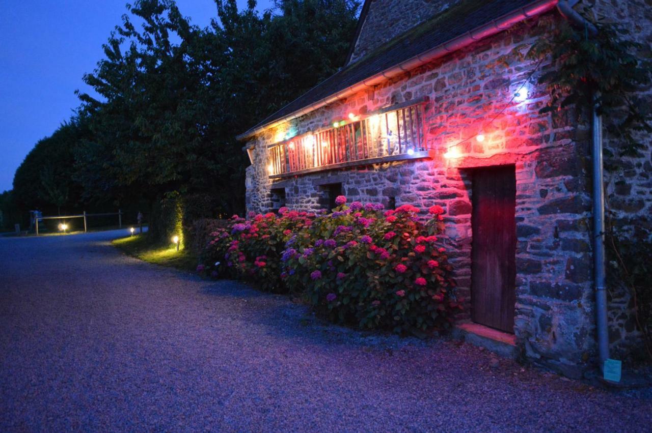 Gite De La Cour Campandré-Valcongrain エクステリア 写真